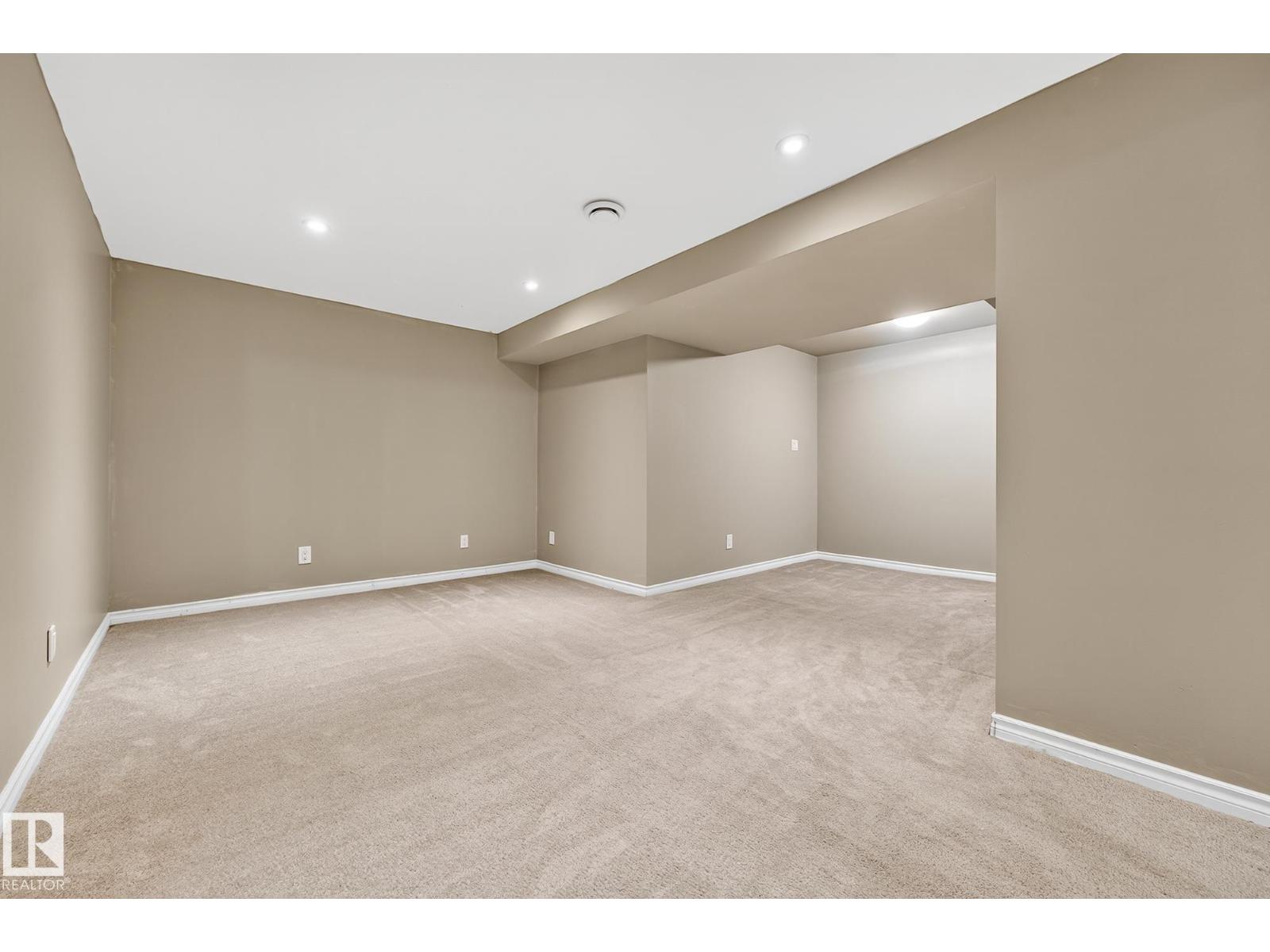 Photo 31 of 11005 162 A Av Nw, Edmonton AB