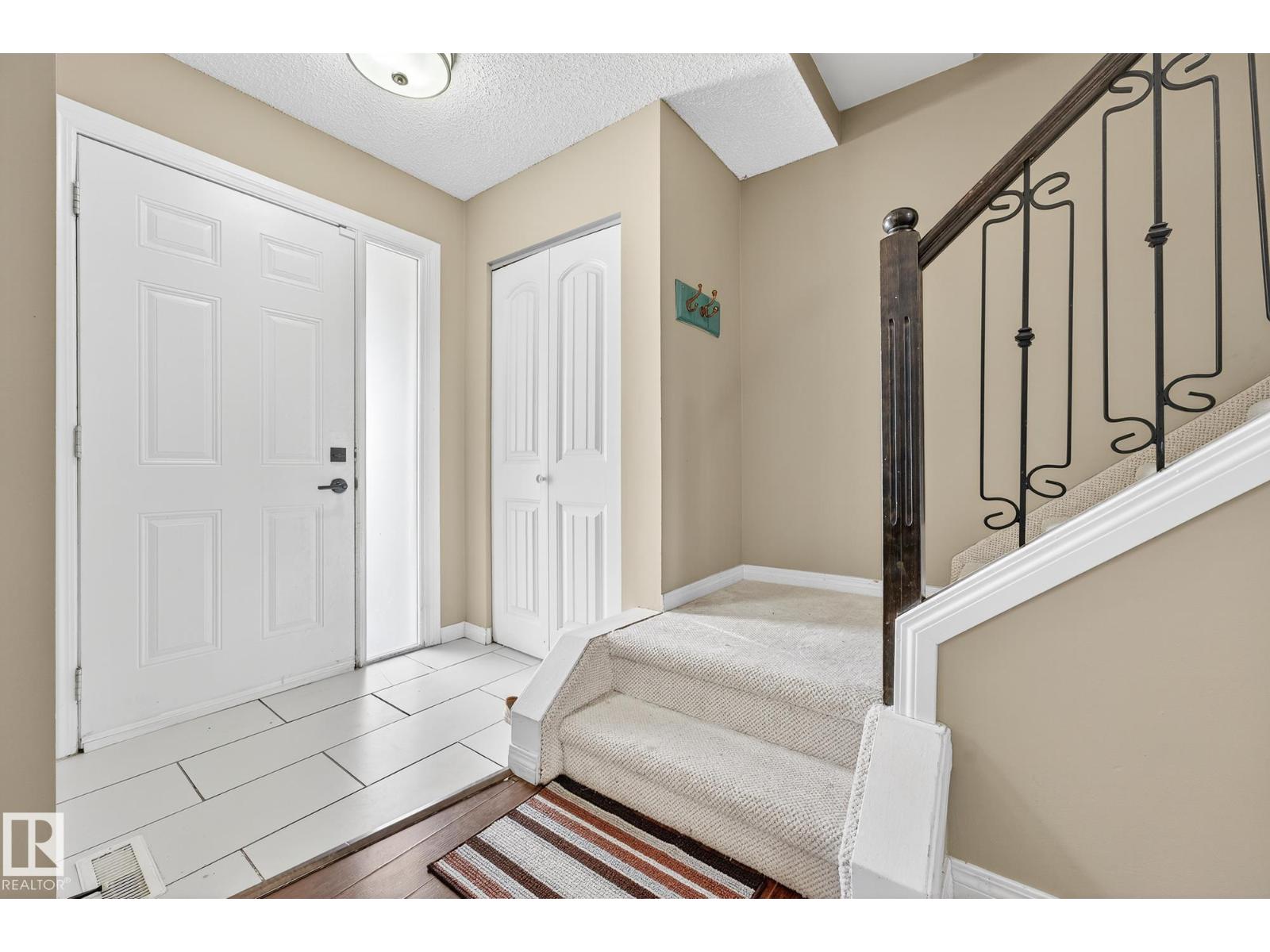 Photo 6 of 11005 162 A Av Nw, Edmonton AB