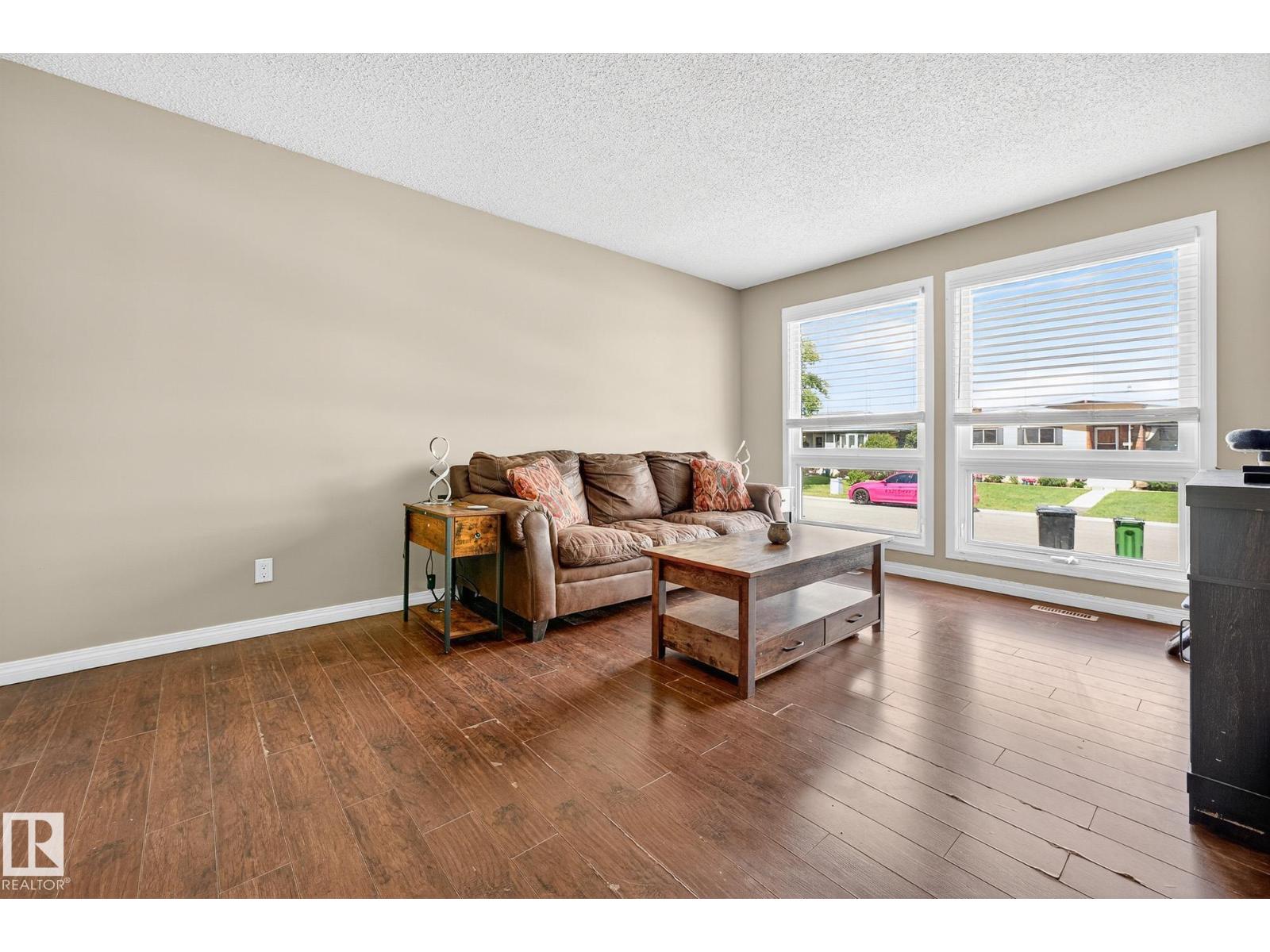 Photo 9 of 11005 162 A Av Nw, Edmonton AB
