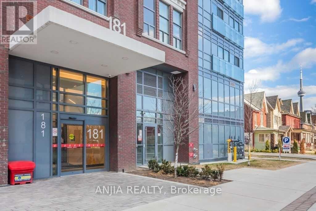 Photo 2 of Lph 07 181 Huron Street, Toronto ON