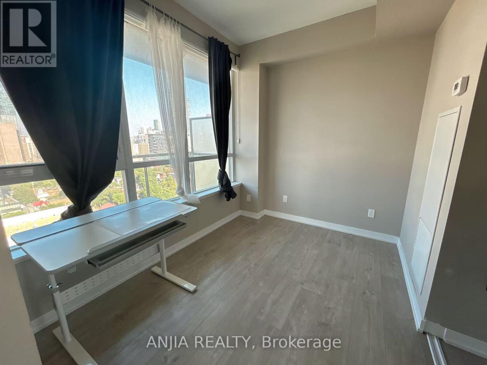 Photo 5 of Lph 07 181 Huron Street, Toronto ON