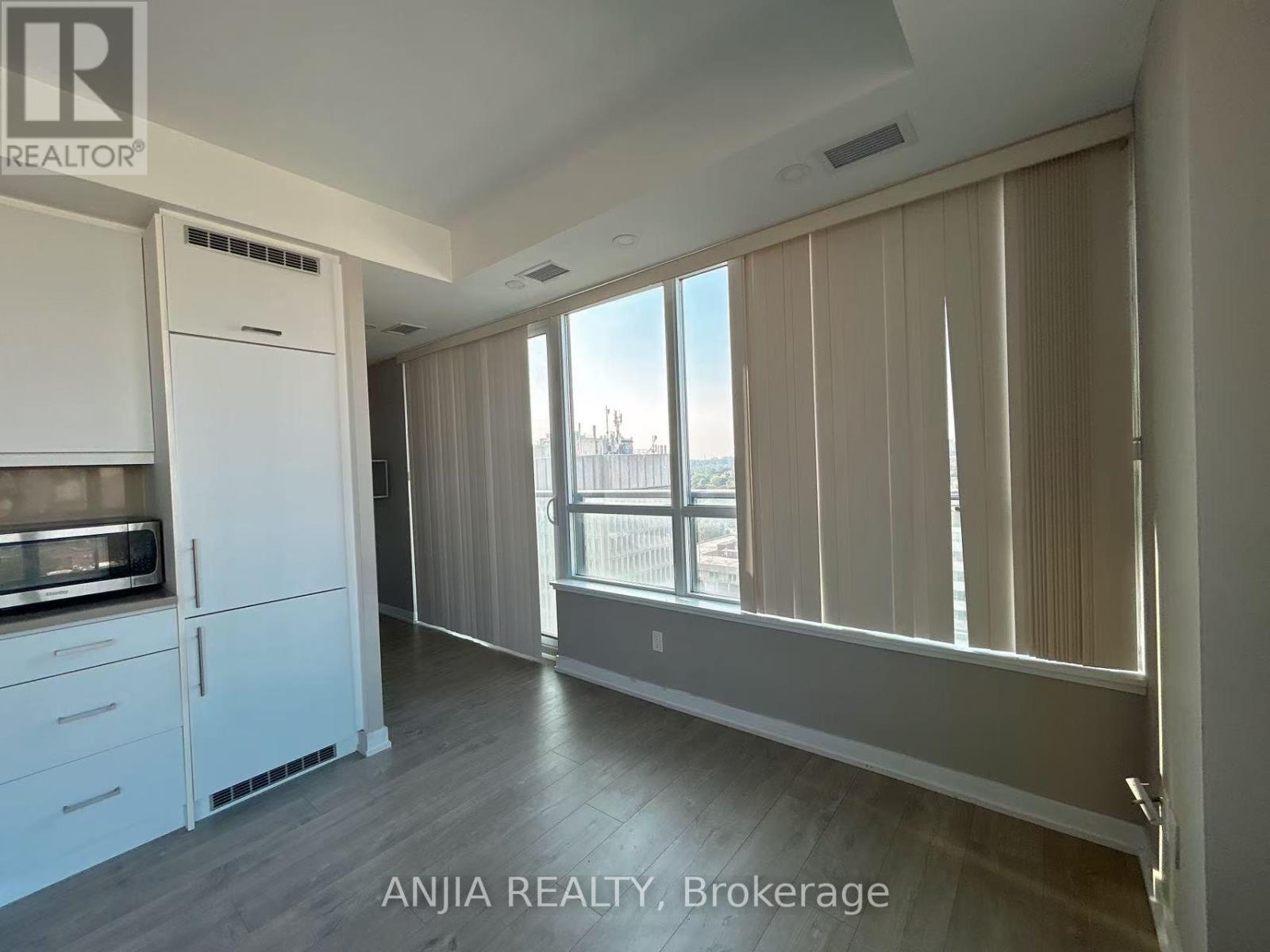 Photo 6 of Lph 07 181 Huron Street, Toronto ON