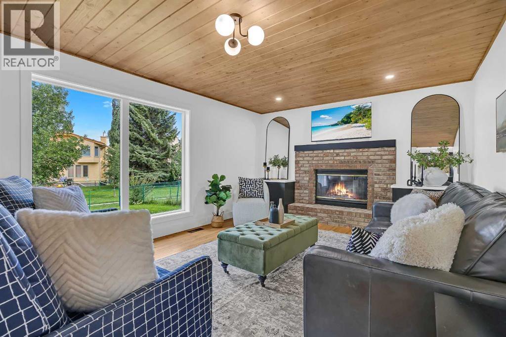 Single Family House for Sale in  Woodford Close SW Woodbine Calgary 