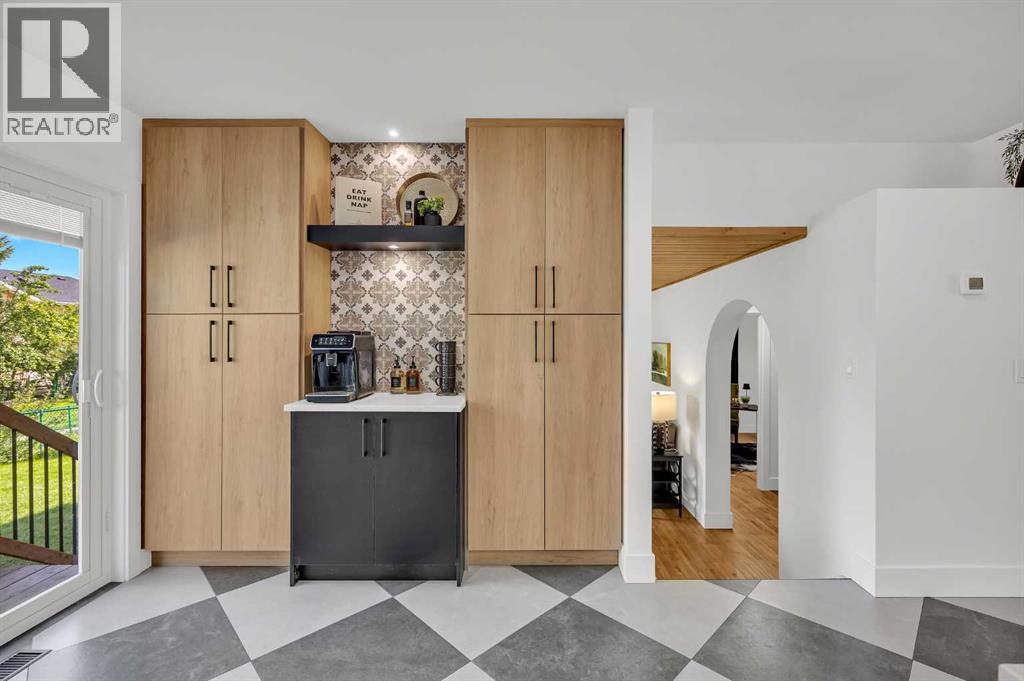 Single Family House for Sale in  Woodford Close SW Woodbine Calgary 