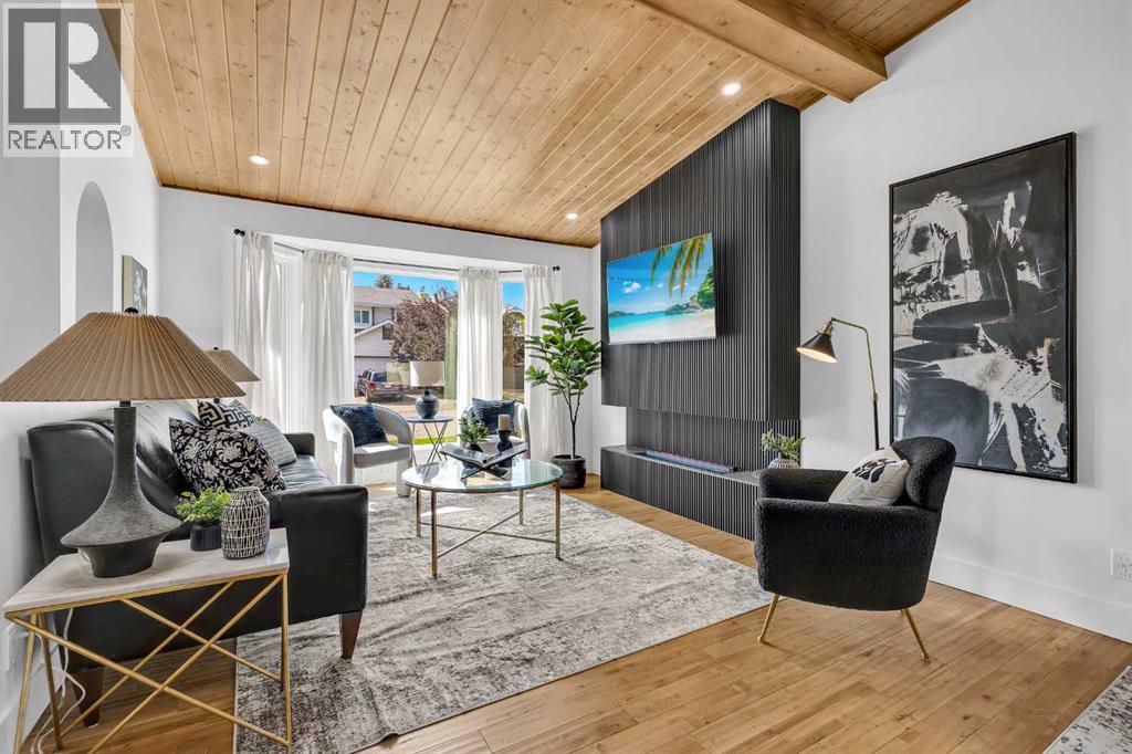 Single Family House for Sale in  Woodford Close SW Woodbine Calgary 