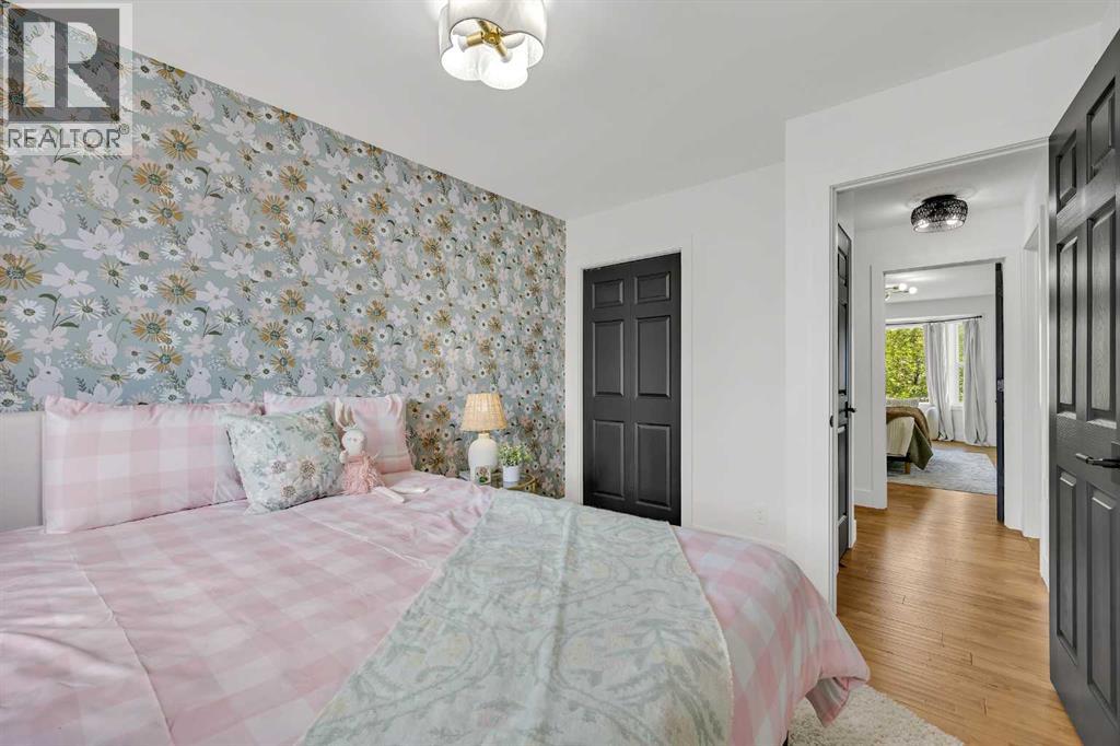 Single Family House for Sale in  Woodford Close SW Woodbine Calgary 