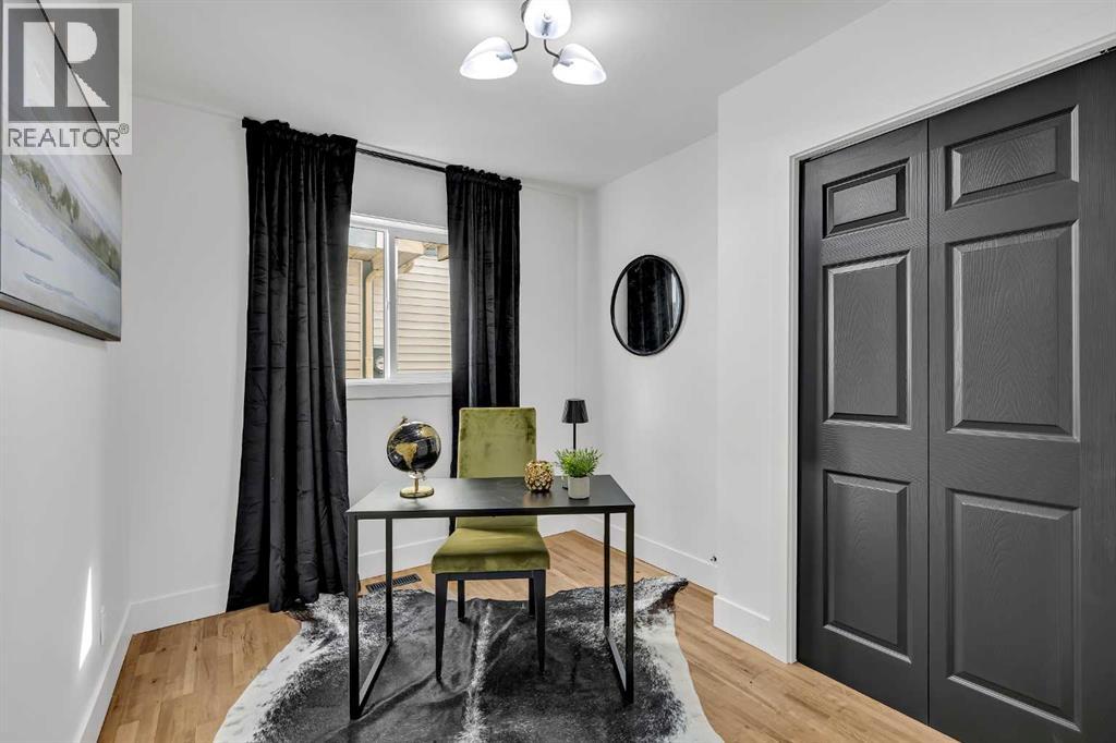 Single Family House for Sale in  Woodford Close SW Woodbine Calgary 