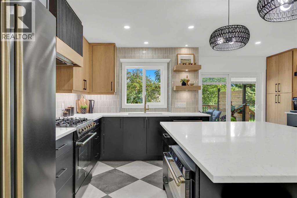 Single Family House for Sale in  Woodford Close SW Woodbine Calgary 