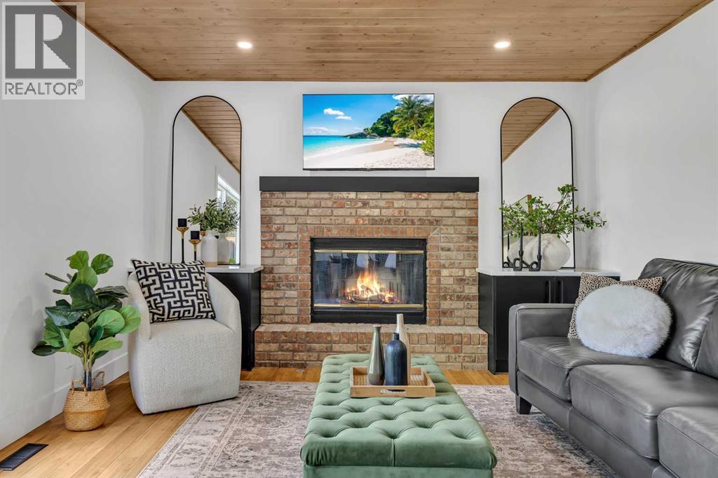 Single Family House for Sale in  Woodford Close SW Woodbine Calgary 