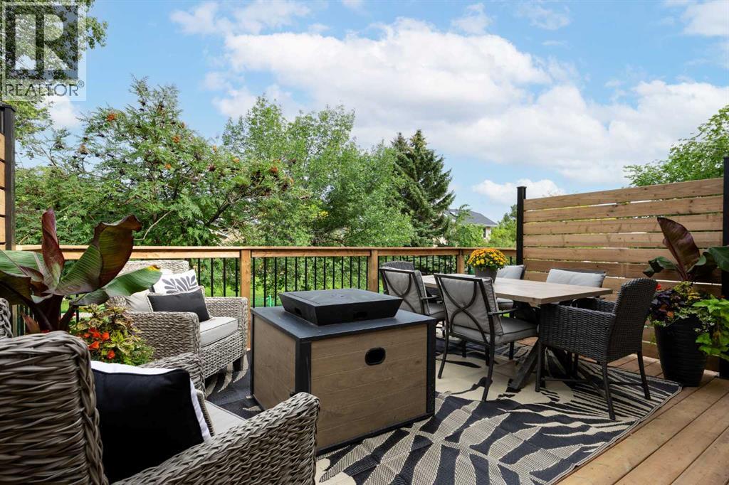 Single Family House for Sale in  Woodford Close SW Woodbine Calgary 