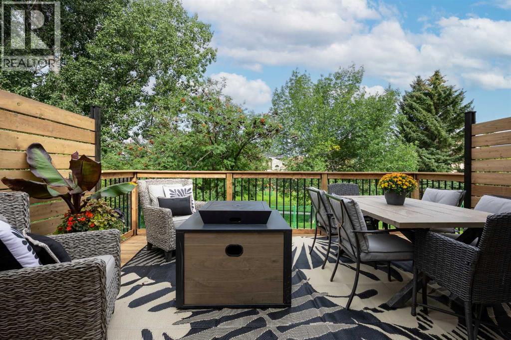 Single Family House for Sale in  Woodford Close SW Woodbine Calgary 