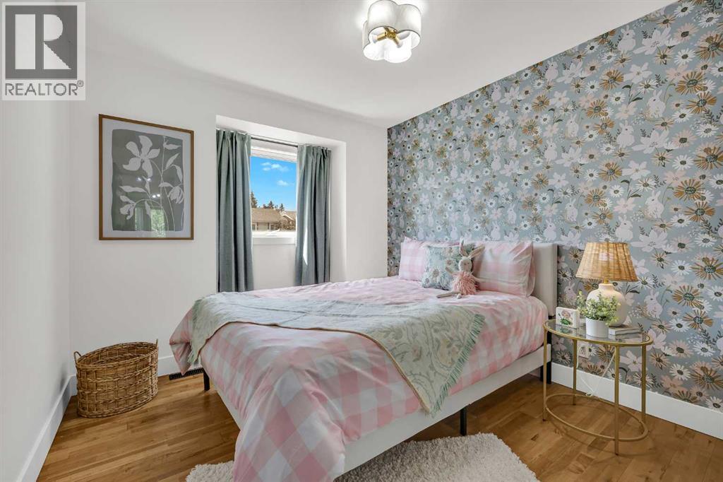 Single Family House for Sale in  Woodford Close SW Woodbine Calgary 