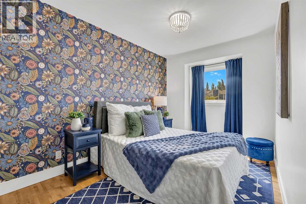 Single Family House for Sale in  Woodford Close SW Woodbine Calgary 
