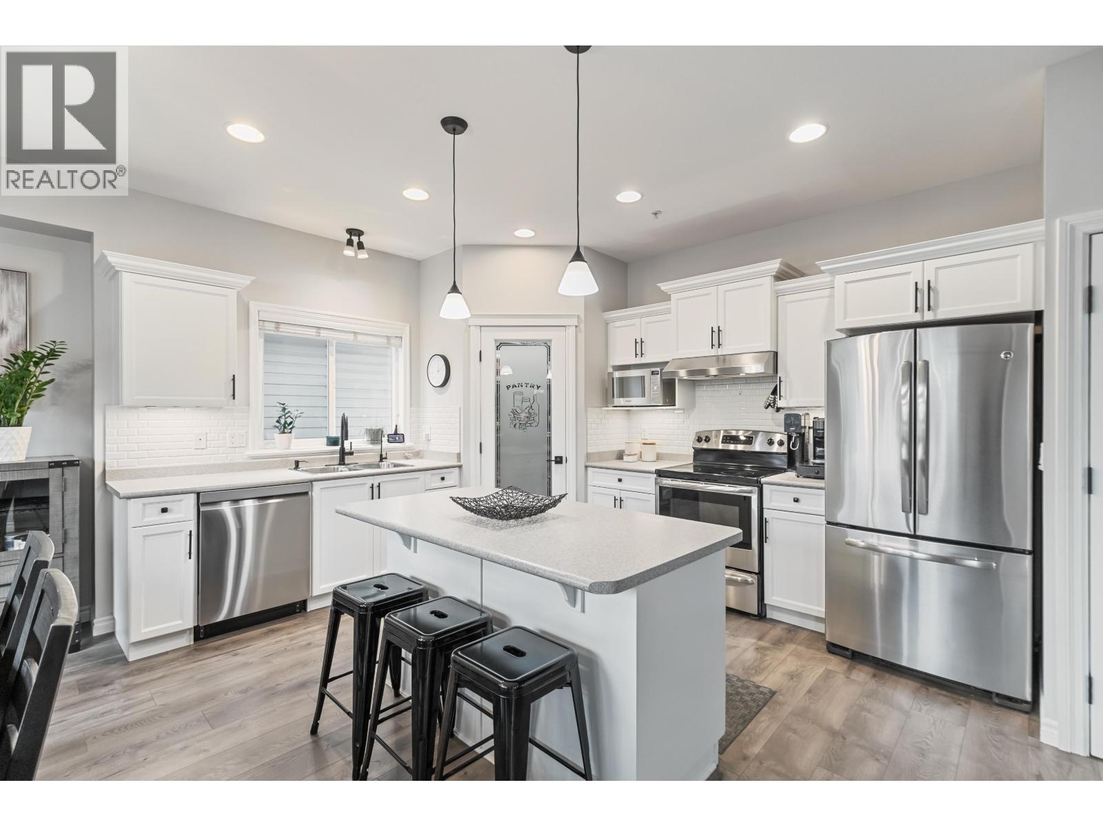 Photo 9 of 118 21868 Lougheed Highway, Maple Ridge BC