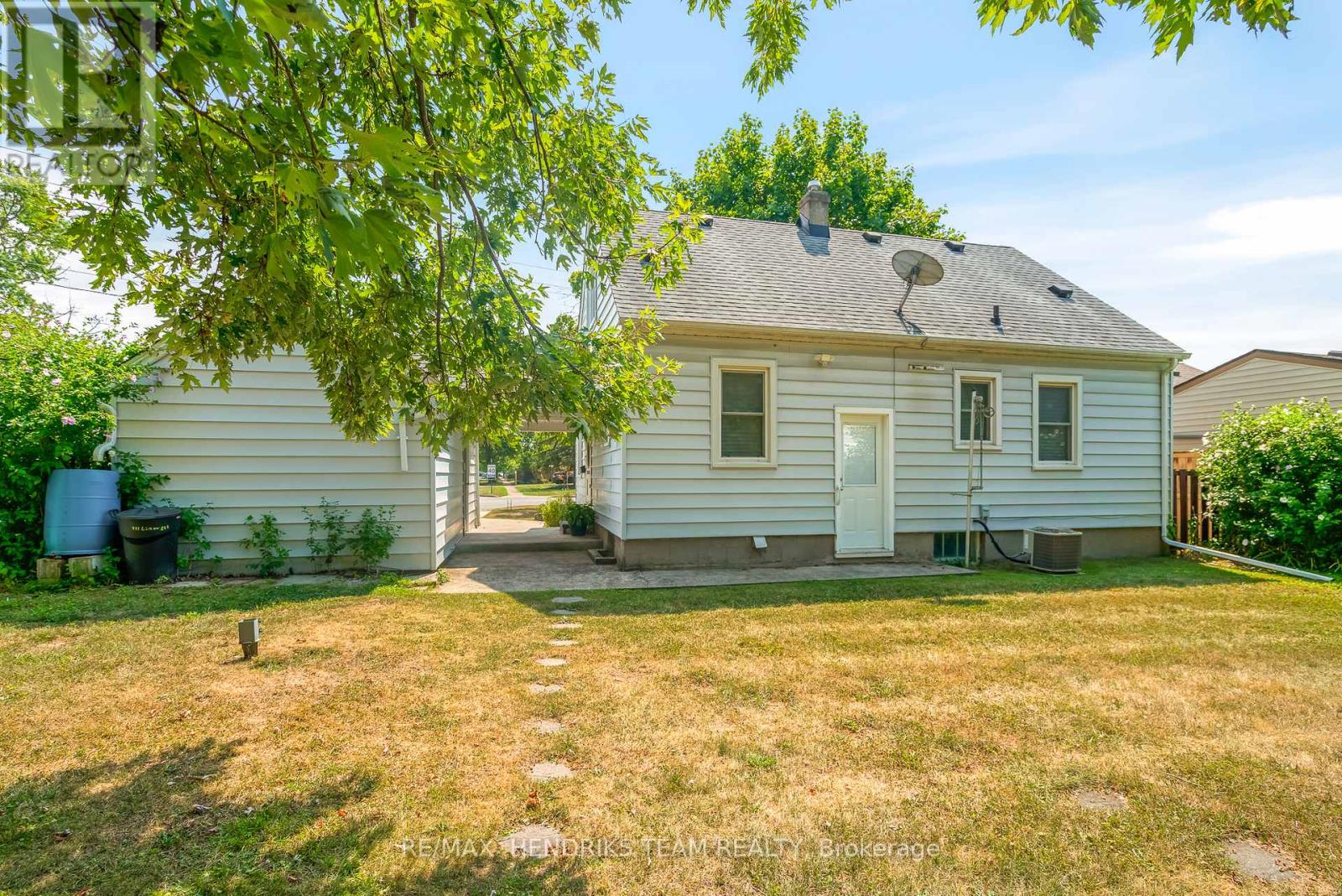 Photo 32 of 311 Linwell Road, St Catharines ON