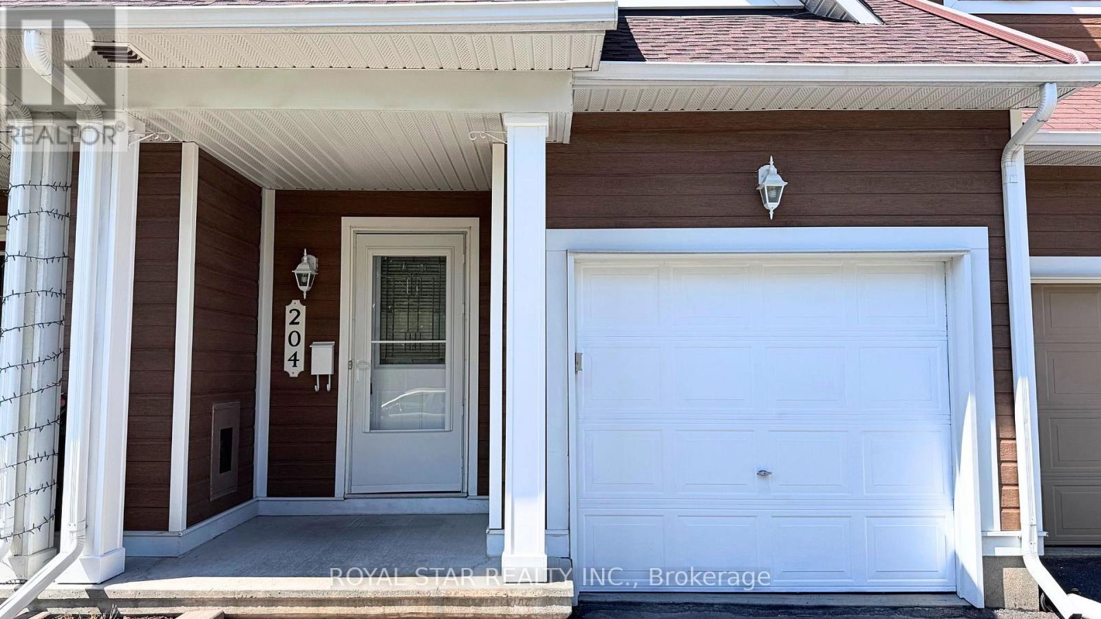 Photo 2 of 204 Catamount Court, Ottawa ON