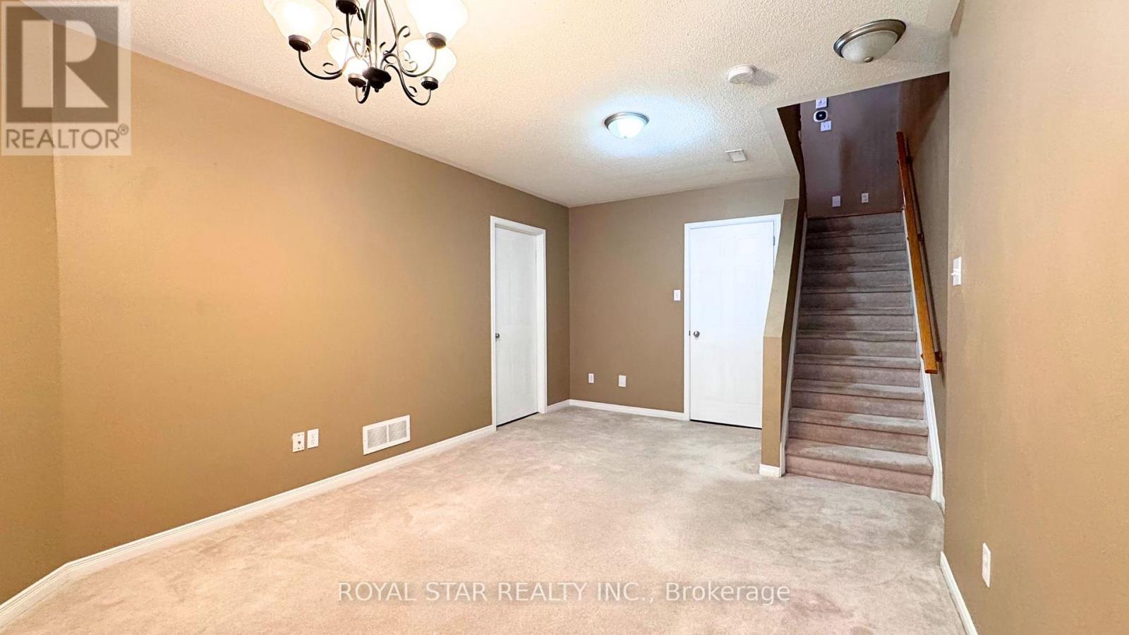 Photo 25 of 204 Catamount Court, Ottawa ON