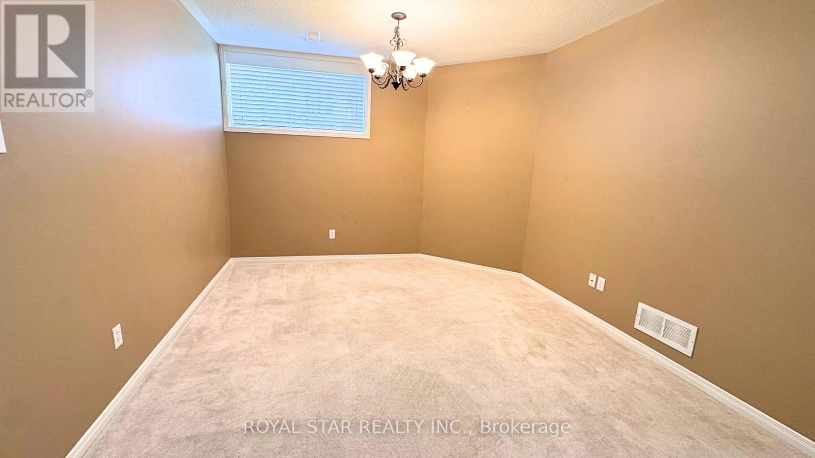 Photo 26 of 204 Catamount Court, Ottawa ON