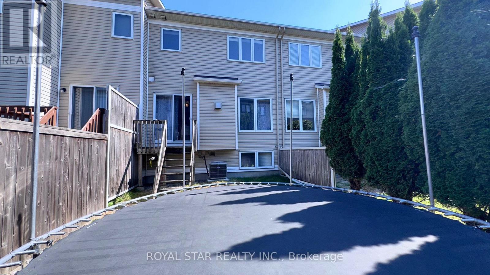 Photo 30 of 204 Catamount Court, Ottawa ON