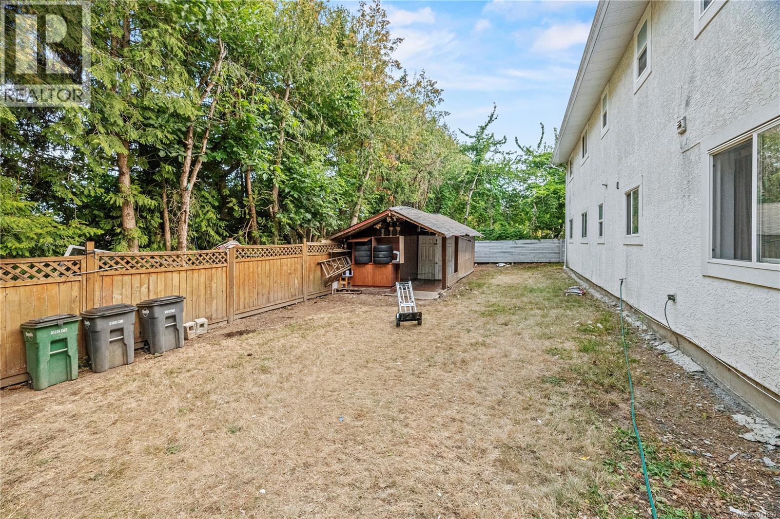 Single Family House Westcoast for Sale in  Viewmont Ave Saanich 