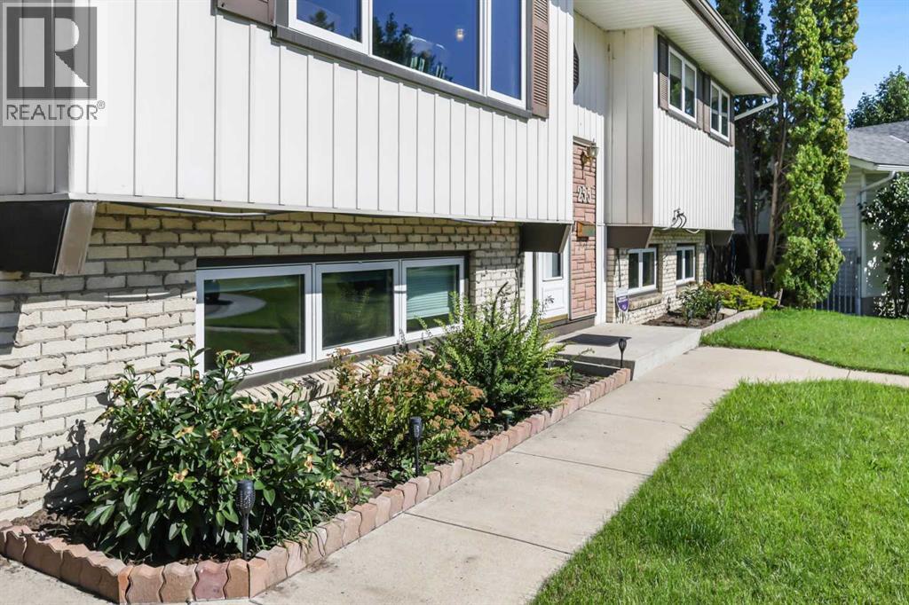 Single Family House Bi-level for Sale in  Penbrooke Way SE Penbrooke Meadows Calgary 