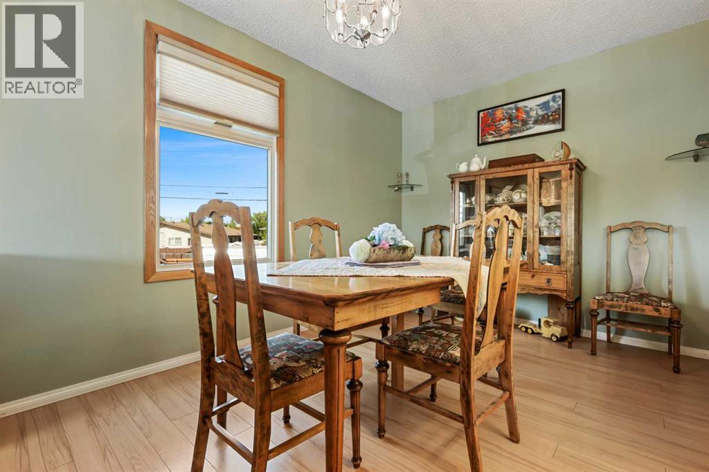 Single Family House Bi-level for Sale in  Penbrooke Way SE Penbrooke Meadows Calgary 