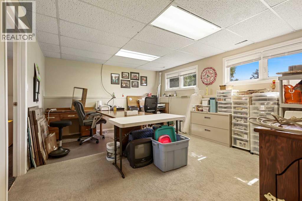 Single Family House Bi-level for Sale in  Penbrooke Way SE Penbrooke Meadows Calgary 