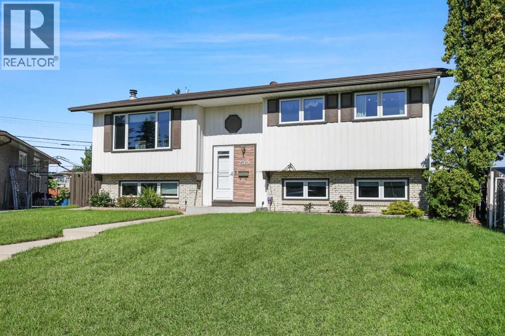 Single Family House Bi-level for Sale in  Penbrooke Way SE Penbrooke Meadows Calgary 
