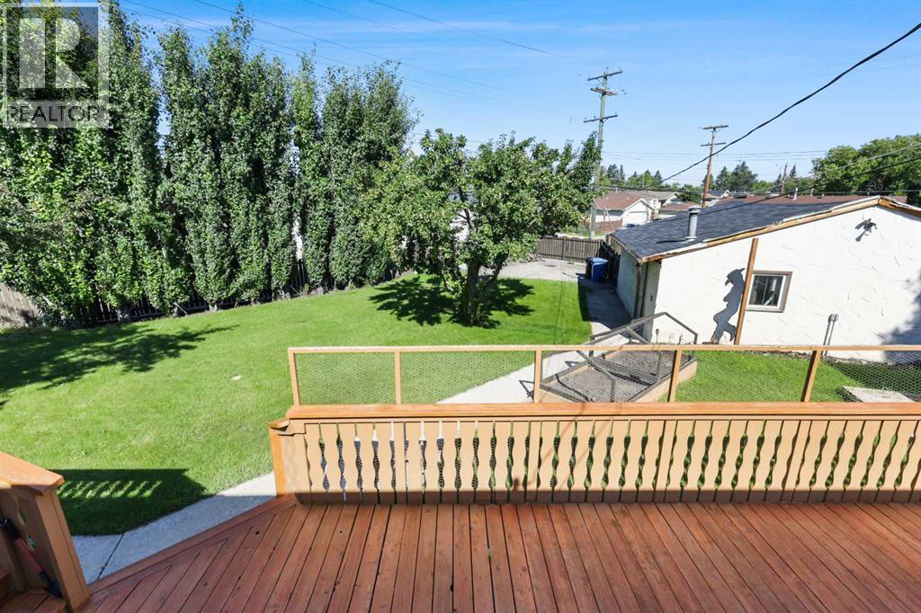 Single Family House Bi-level for Sale in  Penbrooke Way SE Penbrooke Meadows Calgary 