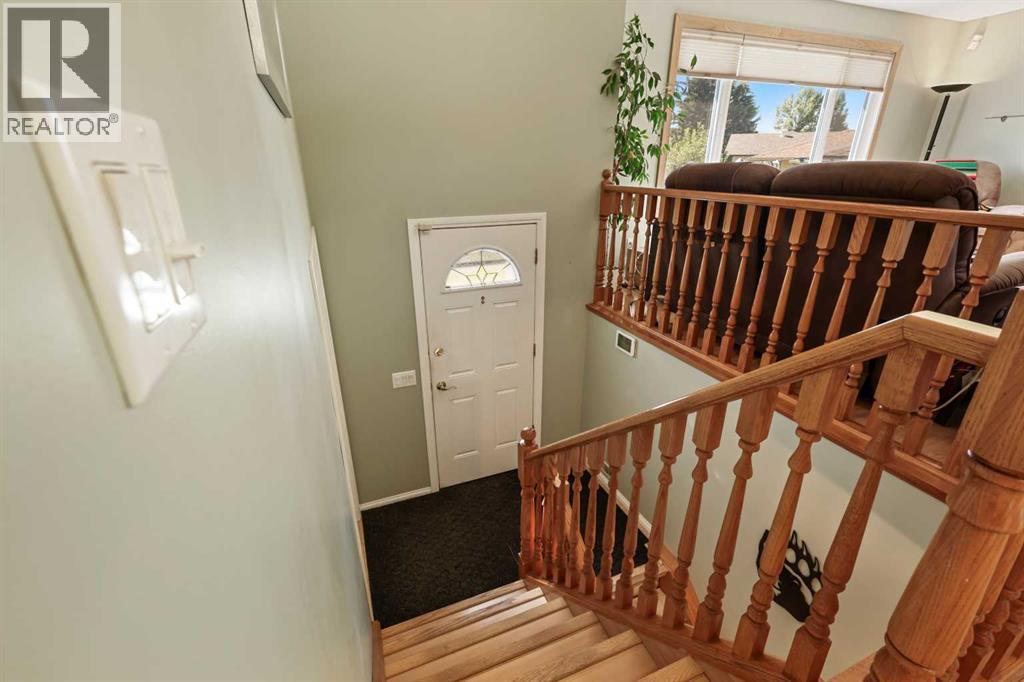 Single Family House Bi-level for Sale in  Penbrooke Way SE Penbrooke Meadows Calgary 