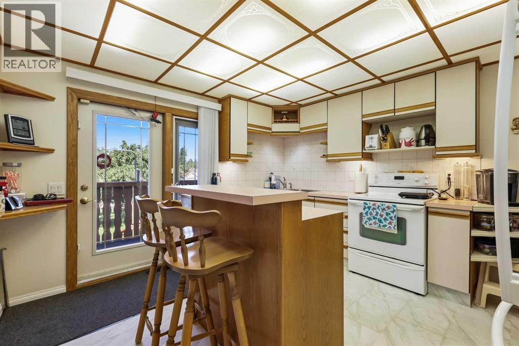 Single Family House Bi-level for Sale in  Penbrooke Way SE Penbrooke Meadows Calgary 