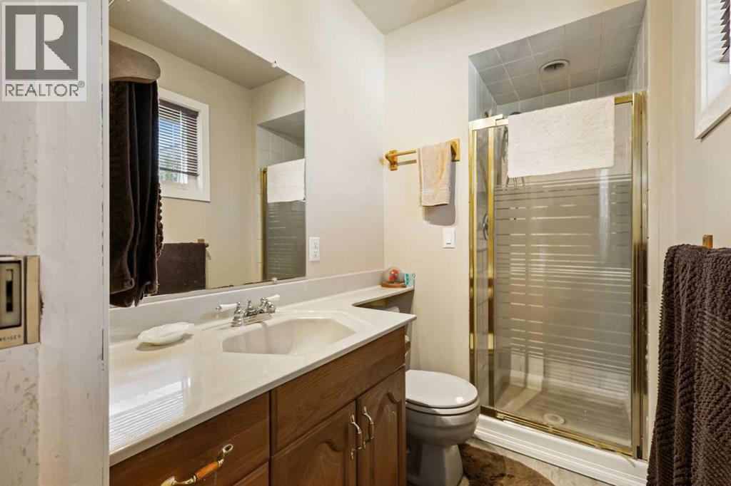 Single Family House Bi-level for Sale in  Penbrooke Way SE Penbrooke Meadows Calgary 