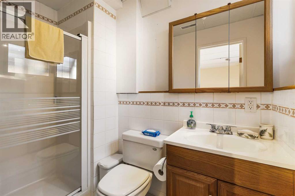Single Family House Bi-level for Sale in  Penbrooke Way SE Penbrooke Meadows Calgary 