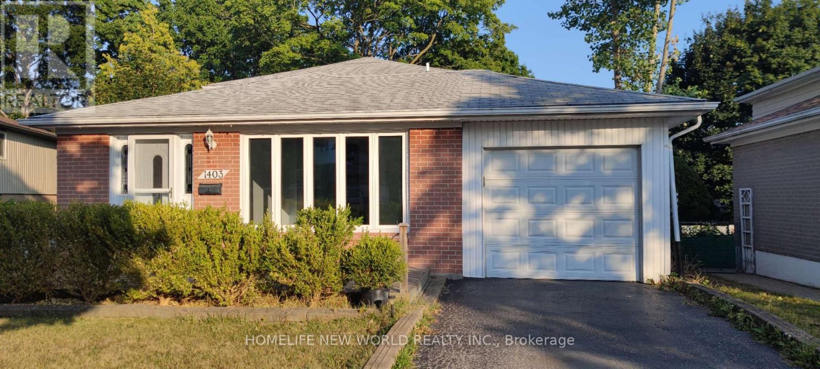 Photo 2 of 1403 Glen Rutley Circle, Mississauga ON