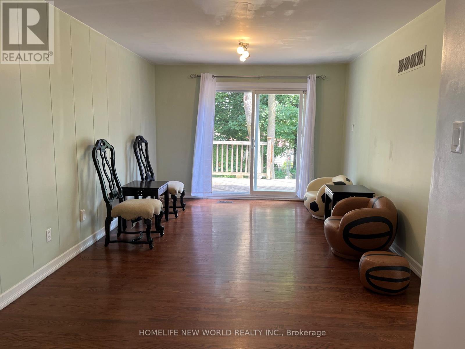 Photo 9 of 1403 Glen Rutley Circle, Mississauga ON