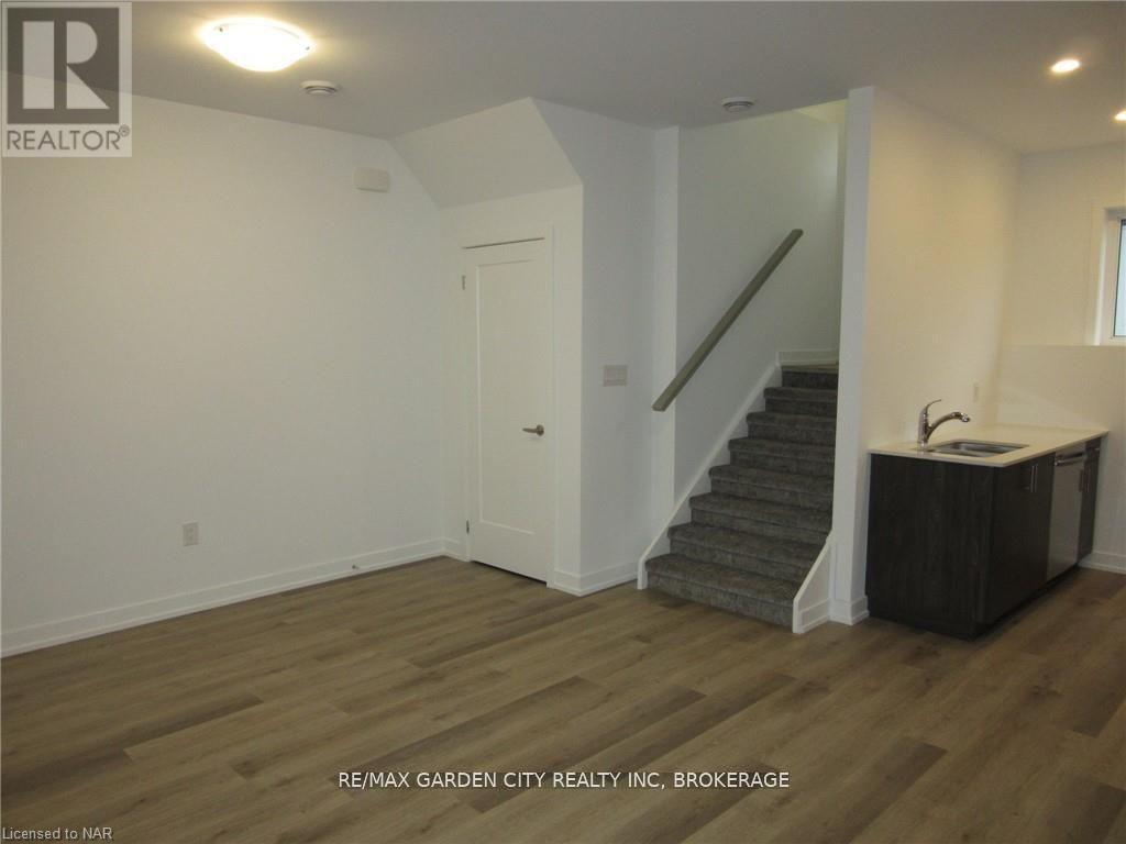 Photo 1 of 311 781 Clare Avenue, Welland ON