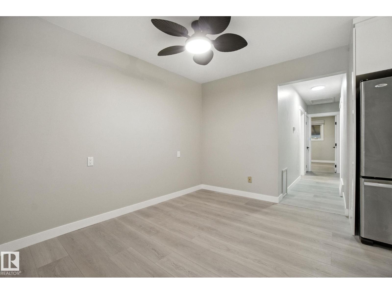 Photo 2 of 13218 81 St Nw Nw, Edmonton AB