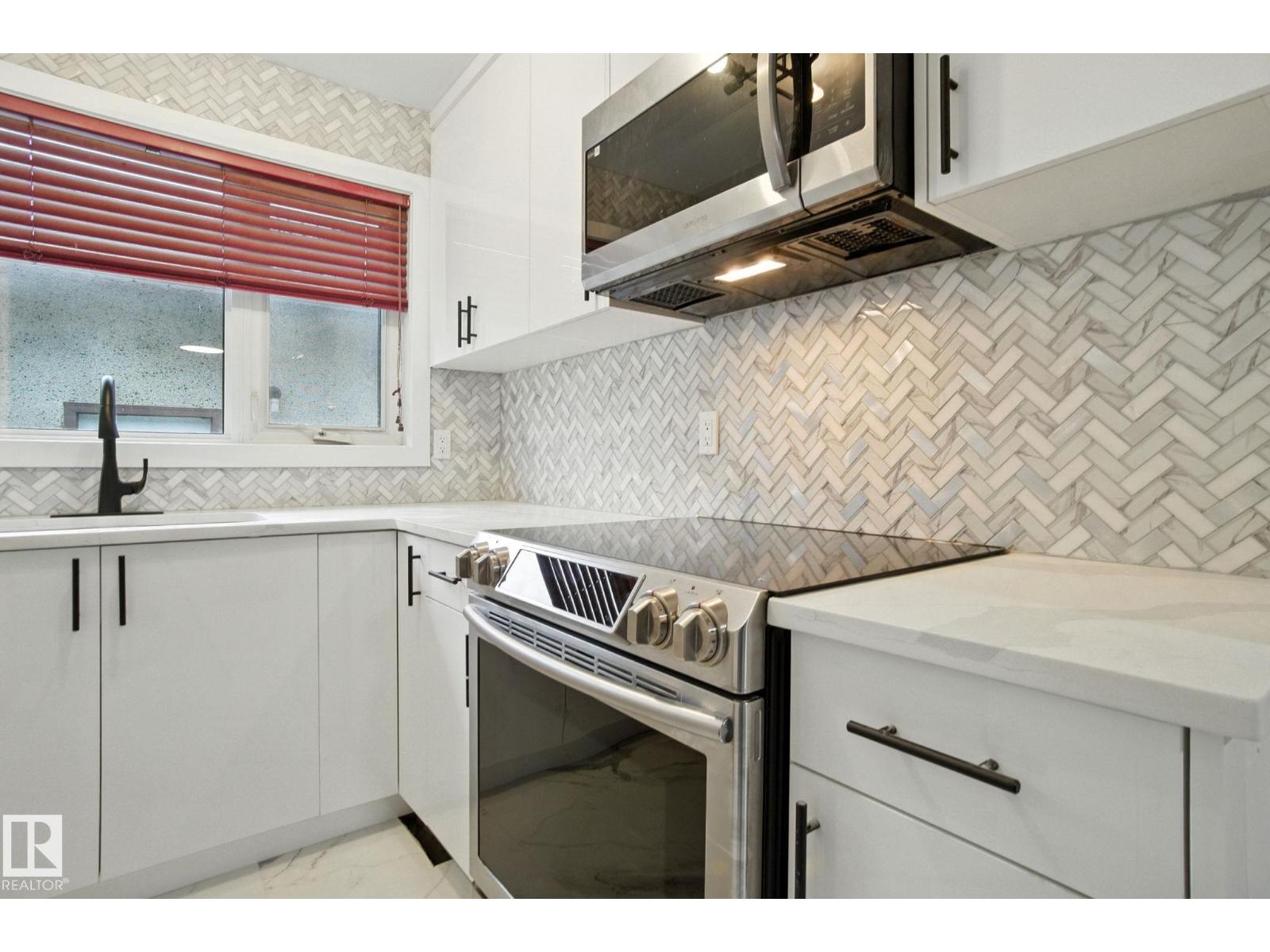 Photo 1 of 13218 81 St Nw Nw, Edmonton AB