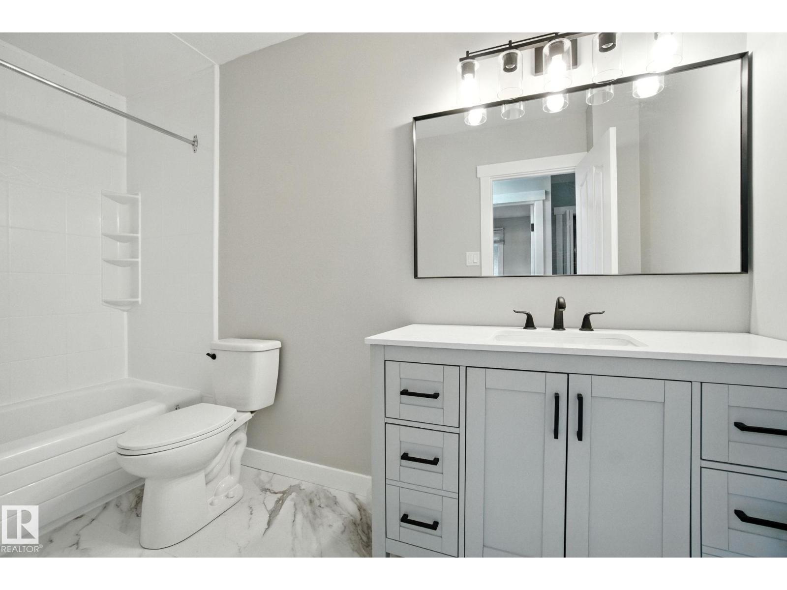 Photo 5 of 13218 81 St Nw Nw, Edmonton AB