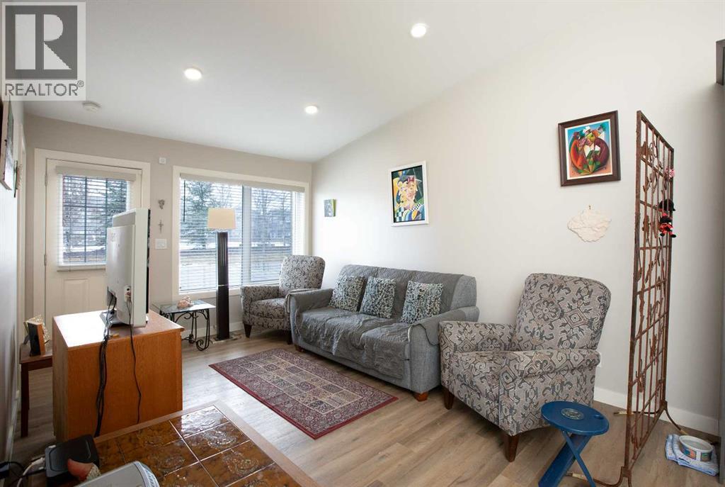 Photo 12 of 45 Golden Crescent, Red Deer AB