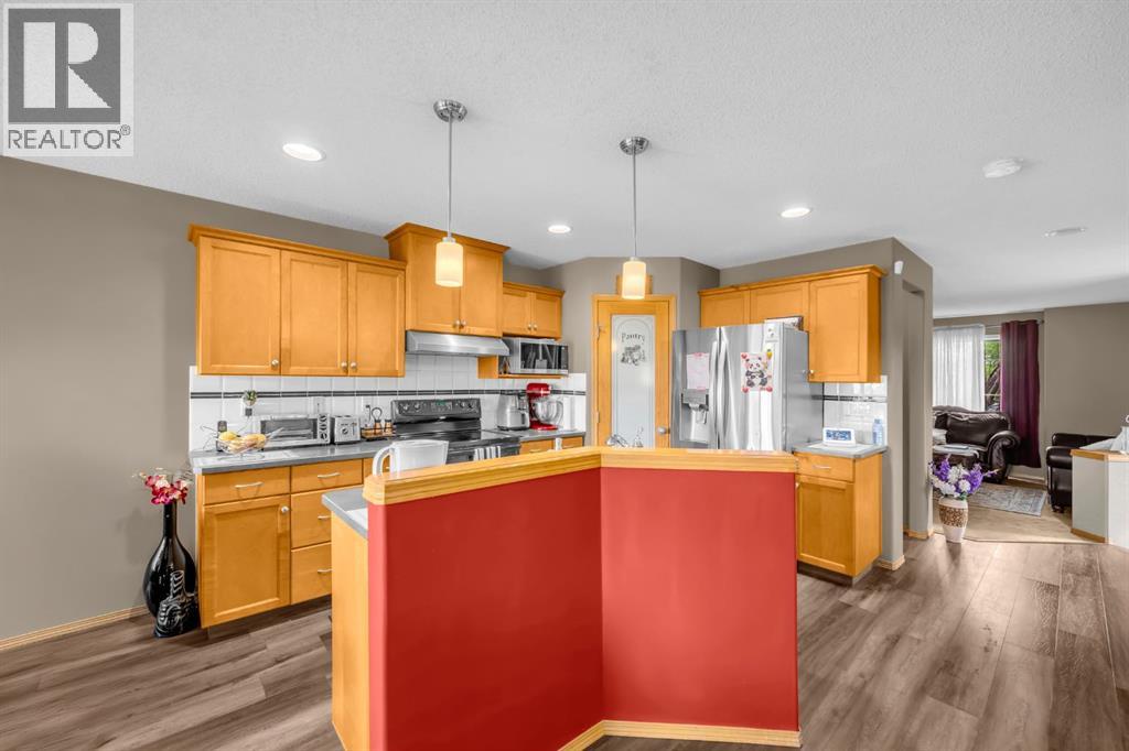 Single Family House for Sale in  Covewood Green NE Coventry Hills Calgary 