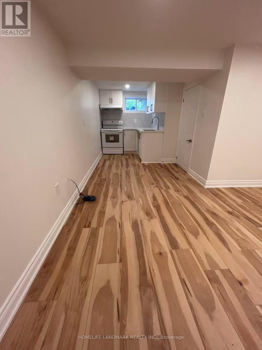 Photo 3 of Basement 490 Pineland Avenue, Oakville ON