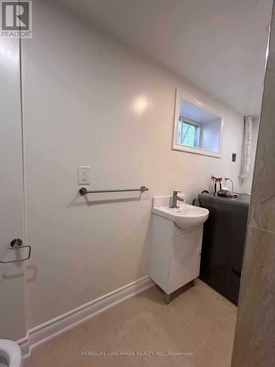 Photo 1 of Basement 490 Pineland Avenue, Oakville ON