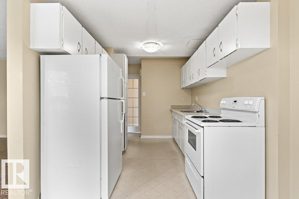 Photo 21 of 84 Amberly Co Nw, Edmonton AB