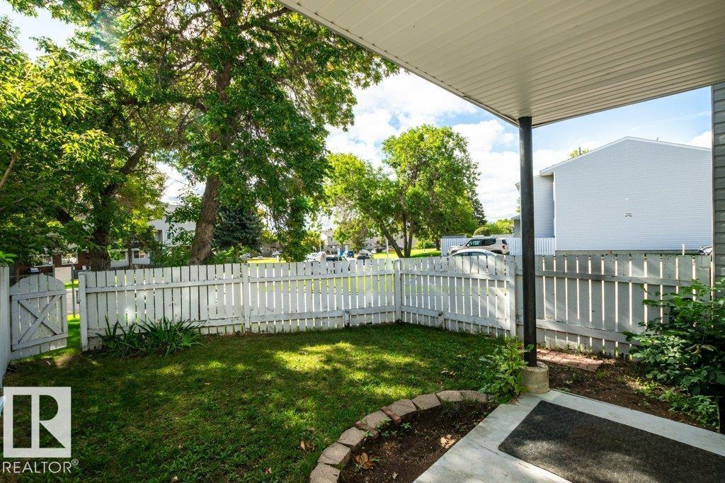 Photo 5 of 84 Amberly Co Nw, Edmonton AB