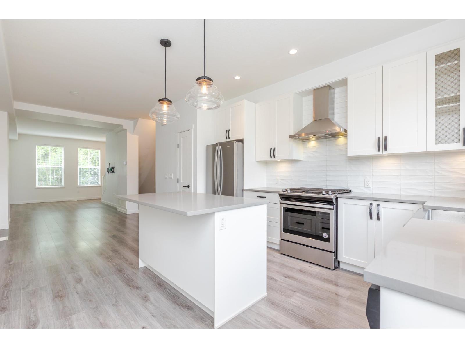 Photo 12 of 21 5945 176 A Street, Surrey BC