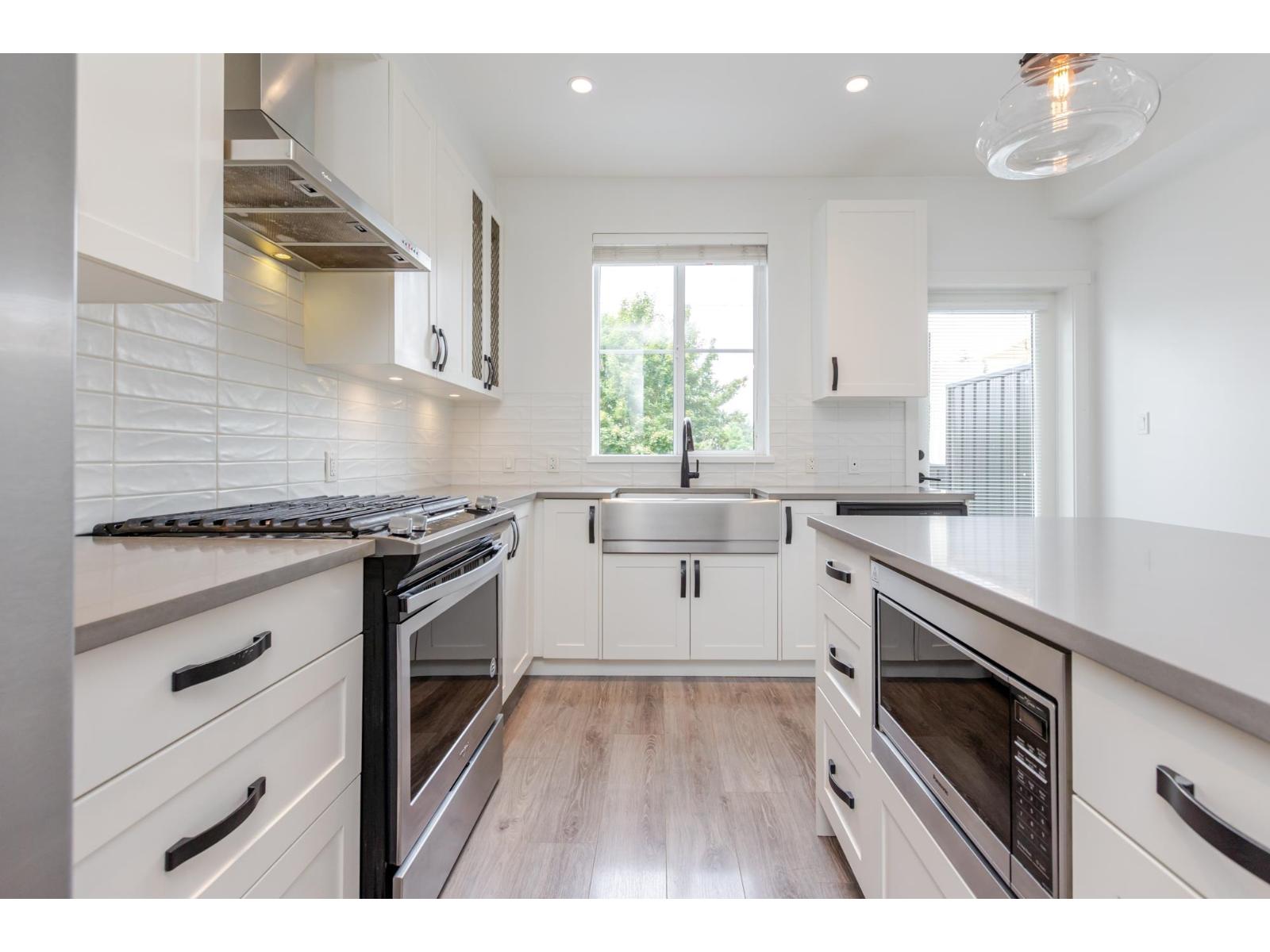 Photo 10 of 21 5945 176 A Street, Surrey BC