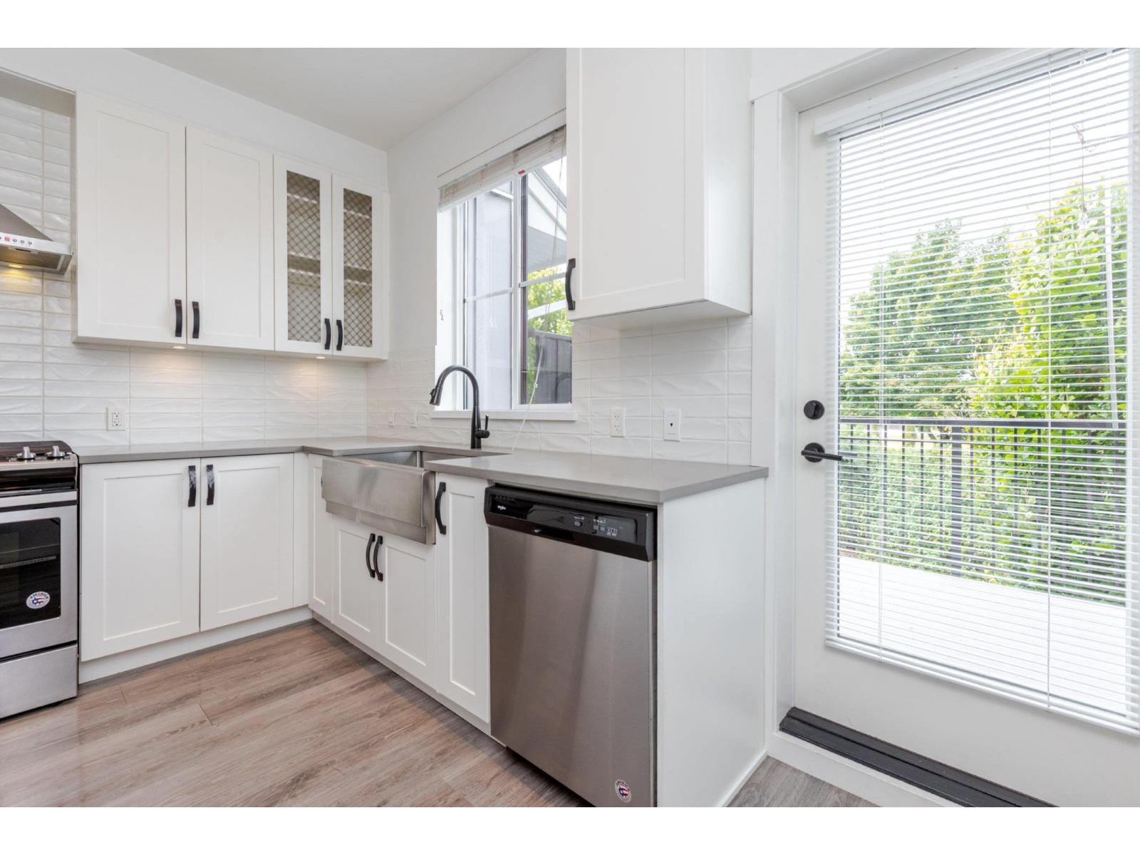Photo 11 of 21 5945 176 A Street, Surrey BC