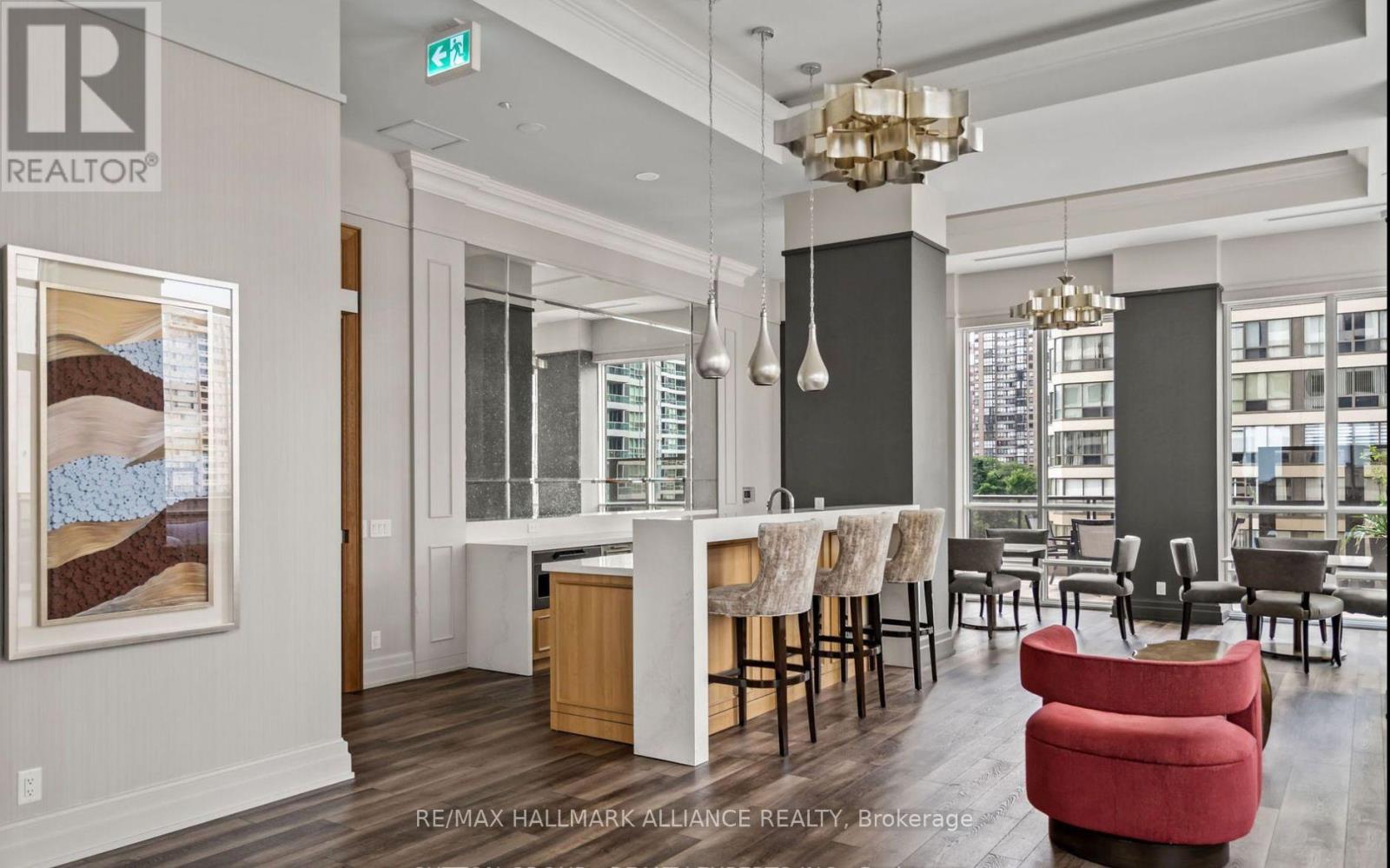 Photo 15 of 1209 36 Elm Drive W, Mississauga ON