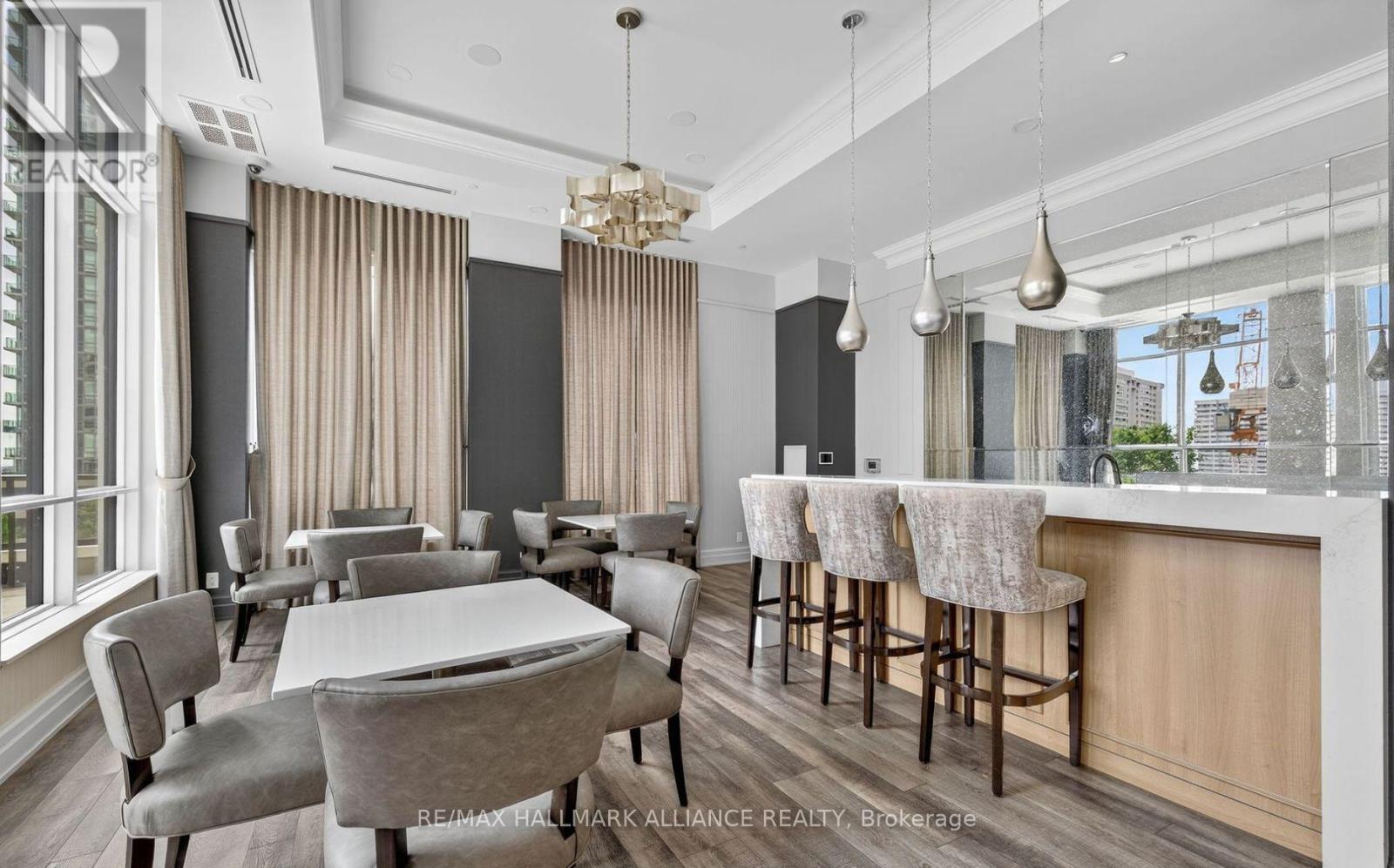 Photo 18 of 1209 36 Elm Drive W, Mississauga ON